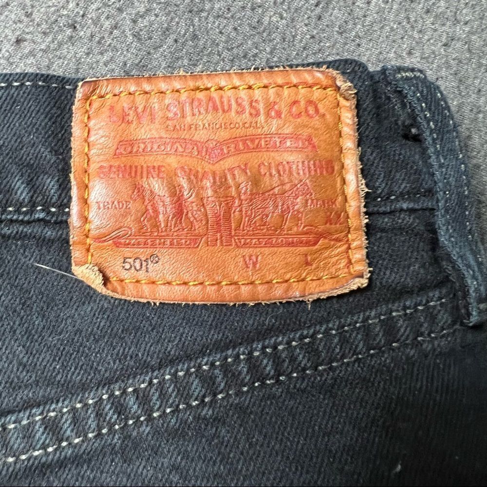 Levi’s 501 Black Frayed Hem Denim Shorts - Picture 8 of 8